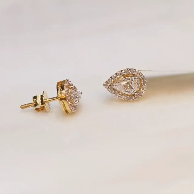 18KT HALLMARK GOLD EARRINGS - 18KT, 2 grams