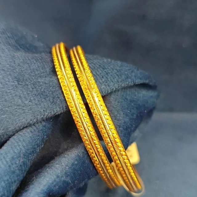 22KT 916 HULD HALLMARK GOLD BANGLES 2 PCS 33 GRAMS APROX - 22KT 916 HULD HALLMARK GOLD, 33 grams
