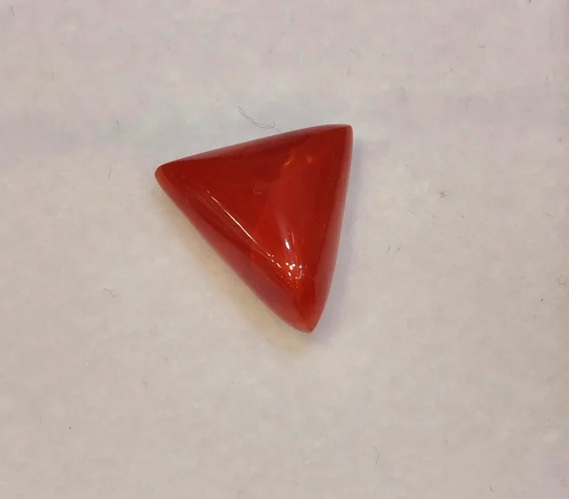 Natural Red Coral weighing 5.15 carats / 6.44 Ratti in Triangular shape. - RED TRIANGLE CORAL, 5.15 ct