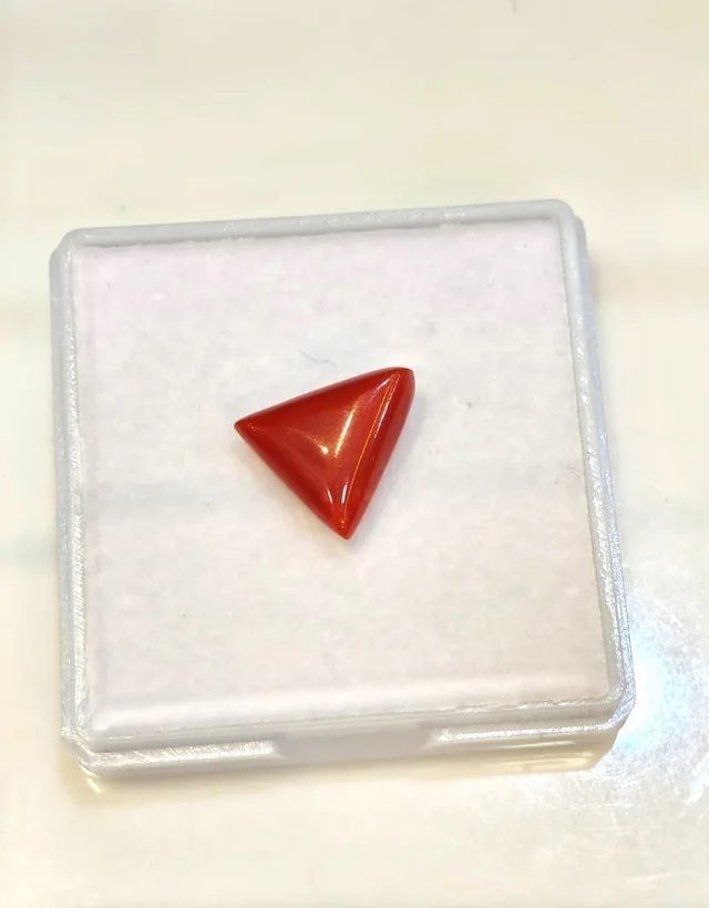 Natural Red Coral weighing 5.15 carats / 6.44 Ratti in Triangular shape. - RED TRIANGLE CORAL, 5.15 ct