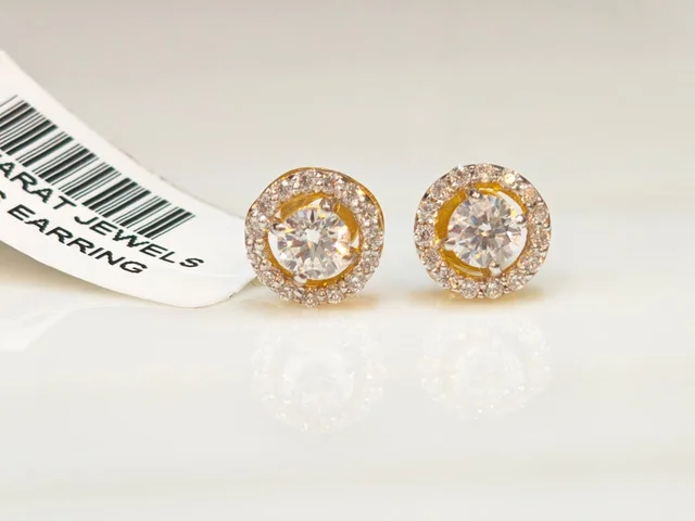 18KT HALLMARK GOLD EARRINGS - 18KT, 1.8 grams