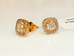 18KT HALLMARK GOLD EARRINGS - 18KT, 1.890 grams