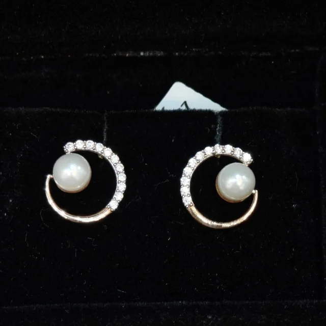 18KT HALLMARK ROSE GOLD PEARL EARRINGS - 18KT, 2 grams