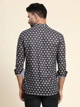 Trending Shirts For Men - M