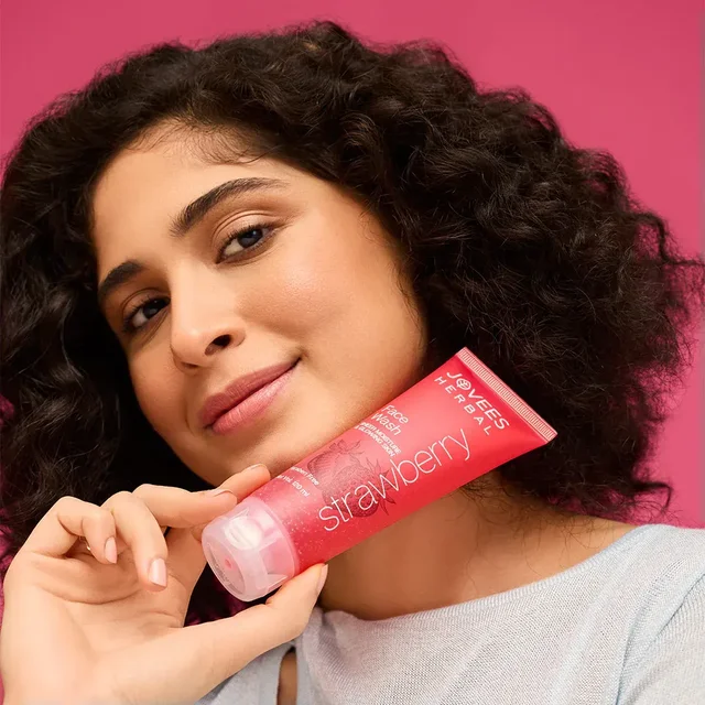 JOVEES HERBAL CARE Strawberry Face Wash - Jovees - 120ml