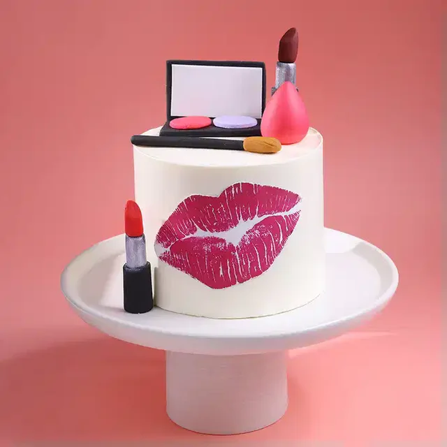 My Gifts Tree Beautyfull Meakup Bliss Cake - 1.5 KG