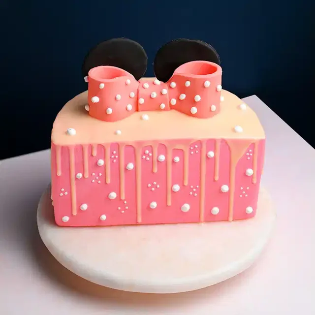 My Gifts Tree Minnie Mouse Half Cake - 1 KG