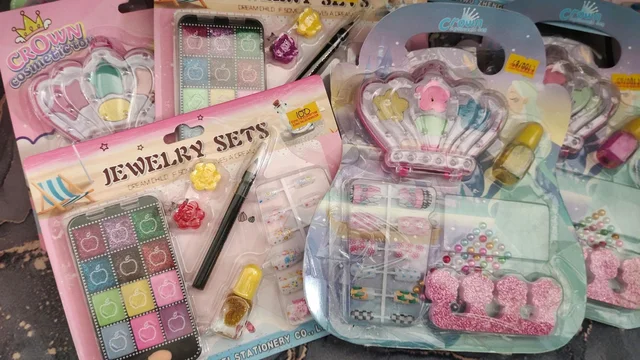 *MAKEUP SET FOR GIRL*