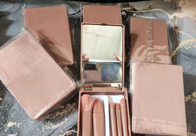 Makeup brush set

