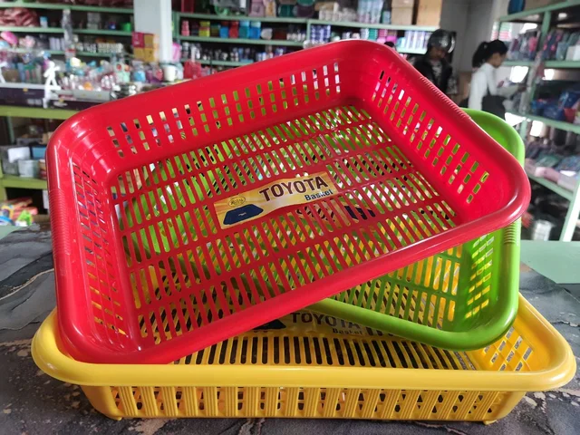 Toyata basket