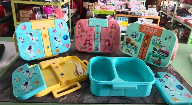 *TIFFIN BOX*

Hei pawh tha lutuk...a chhung a thuk tha bawk si..tissue paper paina tur a awm thlap bawk a..A mawi a .a changkang a .a cial bawk..

