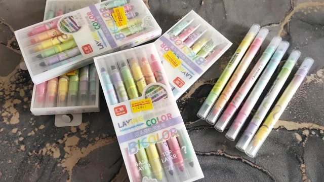 *BICOLOR*

Cial bawk .mawi bawk...A mawnglam hi highlighter anga hman theih tur in an rawn design a ..A mawng lehlam color marker ang kha ani nghal bawk e ..

