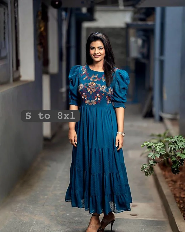 Butti Gown - XL