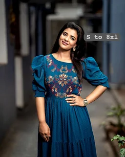 Butti Gown - XL