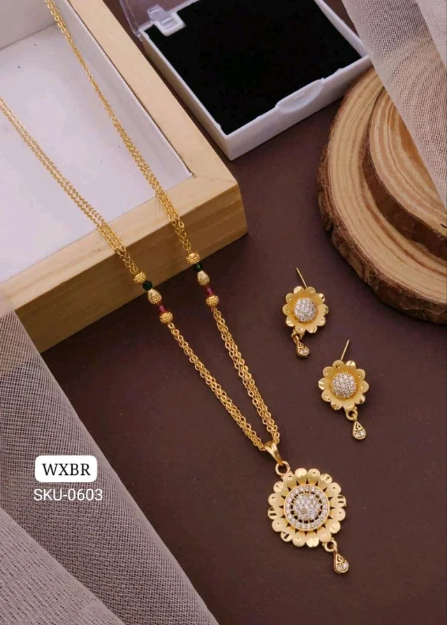 Kanaf π« KANAF Fancy AD Forming Pendant Tops Set | 3-Line Fancy Satari CNC Chain 18β | Micro Gold Plating | Daily Wear