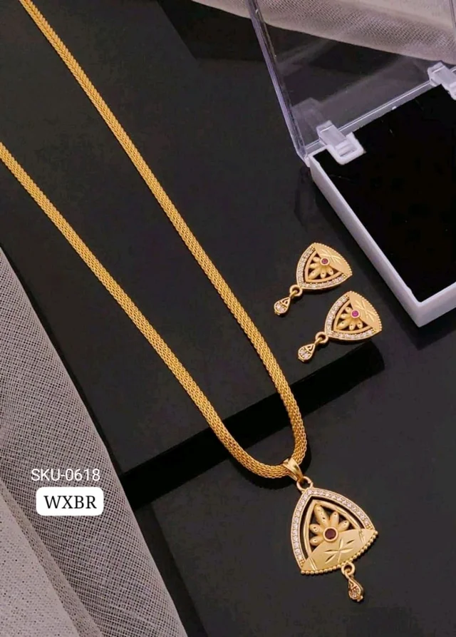 π« KANAF AD Pendant Set | Elegant Floral Triangle Design with 18β Gope Chain | Micro Gold Plating | Daily Wear