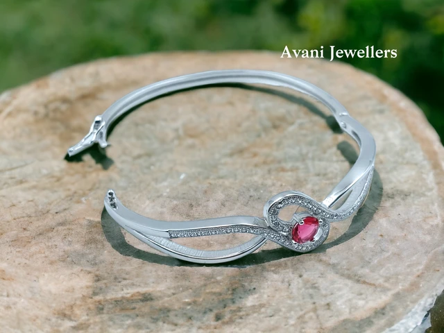 Avani Jewellers Silver Ladies Fancy Kade - 10.79, Free Size
