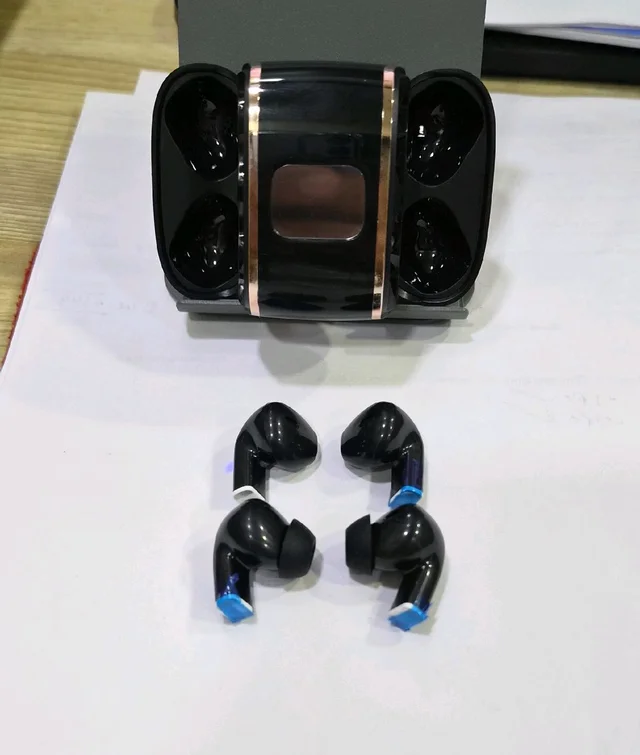 Vali New Launch 2in1 Couple Buds 4 Tws Inside 45Hrs Music Time 🎶 Buds (VW702 Karn) 6 Month Warranty