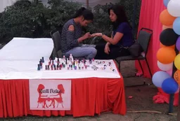 Nail Artist