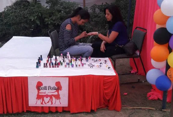 Nail Artist