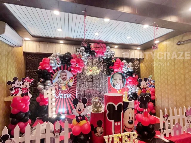 Mickey Mouse & Minnie Mouse Theme