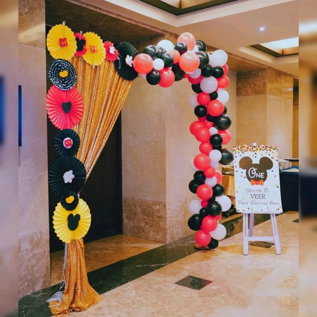 Mickey Mouse & Minnie Mouse Theme
