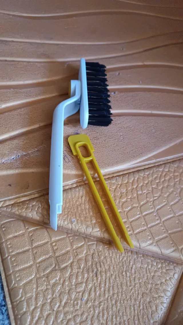 360° Rotating Floor Cleaning Brush – Hard Bristles for Deep Cleaning