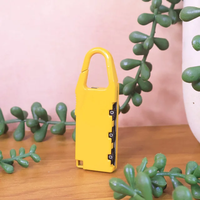 3-Digit Combination Lock – Portable Keyless Security with Carabiner