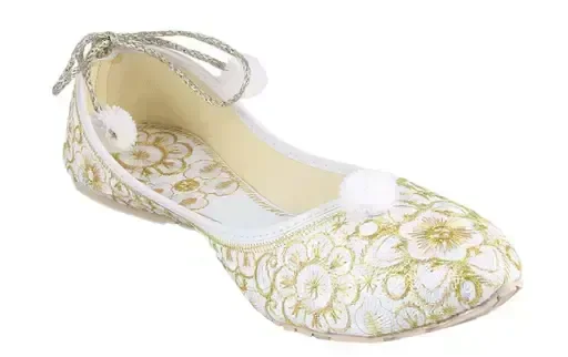 Attractive Women's White Juttis Mo - IND-4