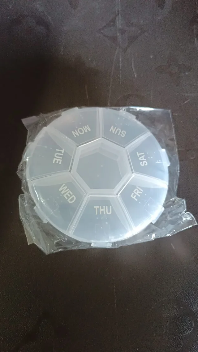 7-Sided Portable Pill Box – Compact Weekly Medicine Organizer