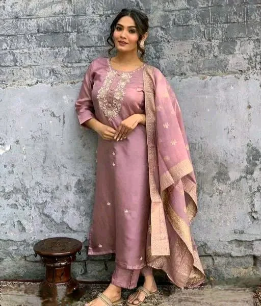Aishani Superior Women Kurta Sets Mo 0.1 - M