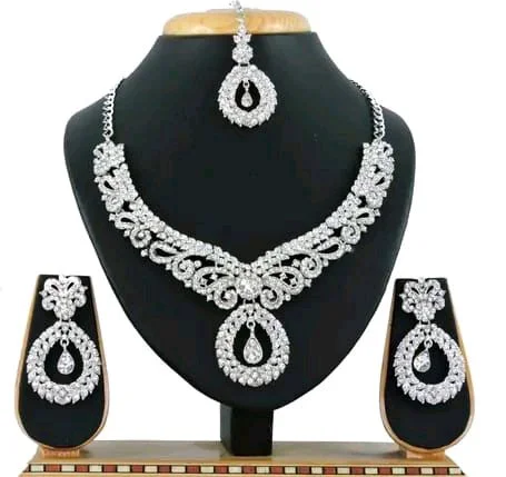 Feminine Chunky Jewellery Sets Modran 0.4