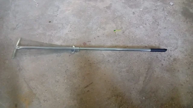 Adjustable Garden Rake – Telescopic Steel for Lawn Cleanup | Indo Glow