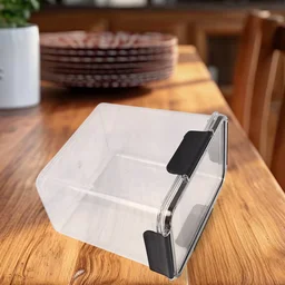 Airtight Food Storage Container – 2500ml with Easy Snap Lid