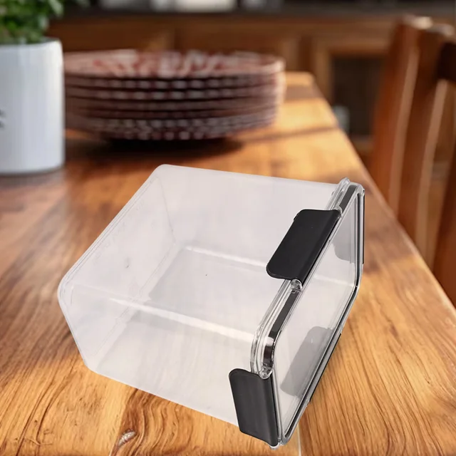 Airtight Food Storage Container – 2500ml with Easy Snap Lid