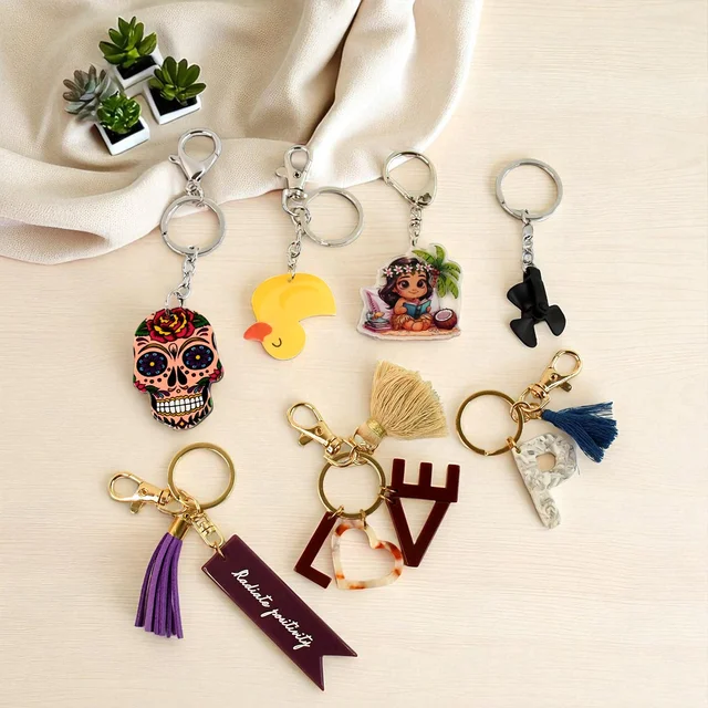 Assorted Designer Keychains – Stylish Mix of 1 Pc