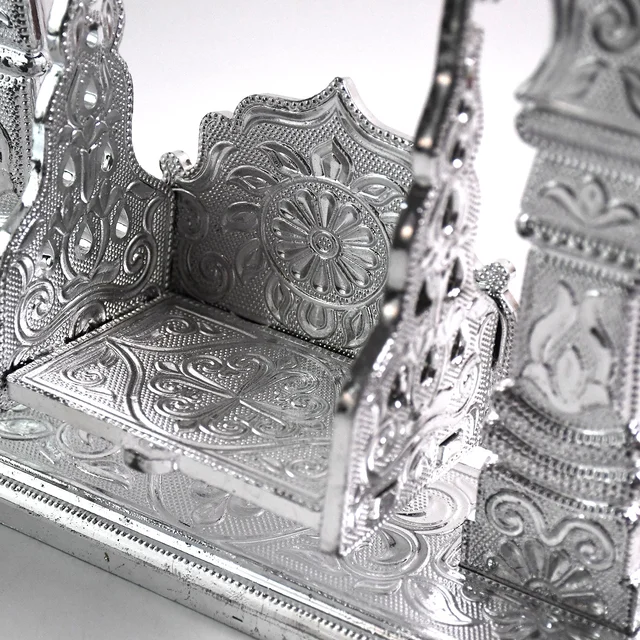 Bal Gopal Jhula – Silver-Coated Decorative Swing for Krishna Idol