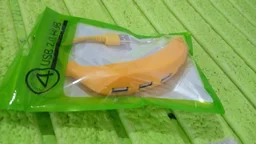 Banana Shape USB Hub – 4-Port 2.0 Splitter | Wiregenix