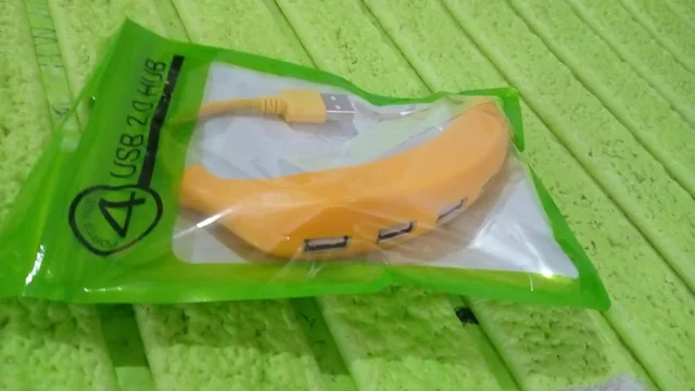 Banana Shape USB Hub – 4-Port 2.0 Splitter | Wiregenix