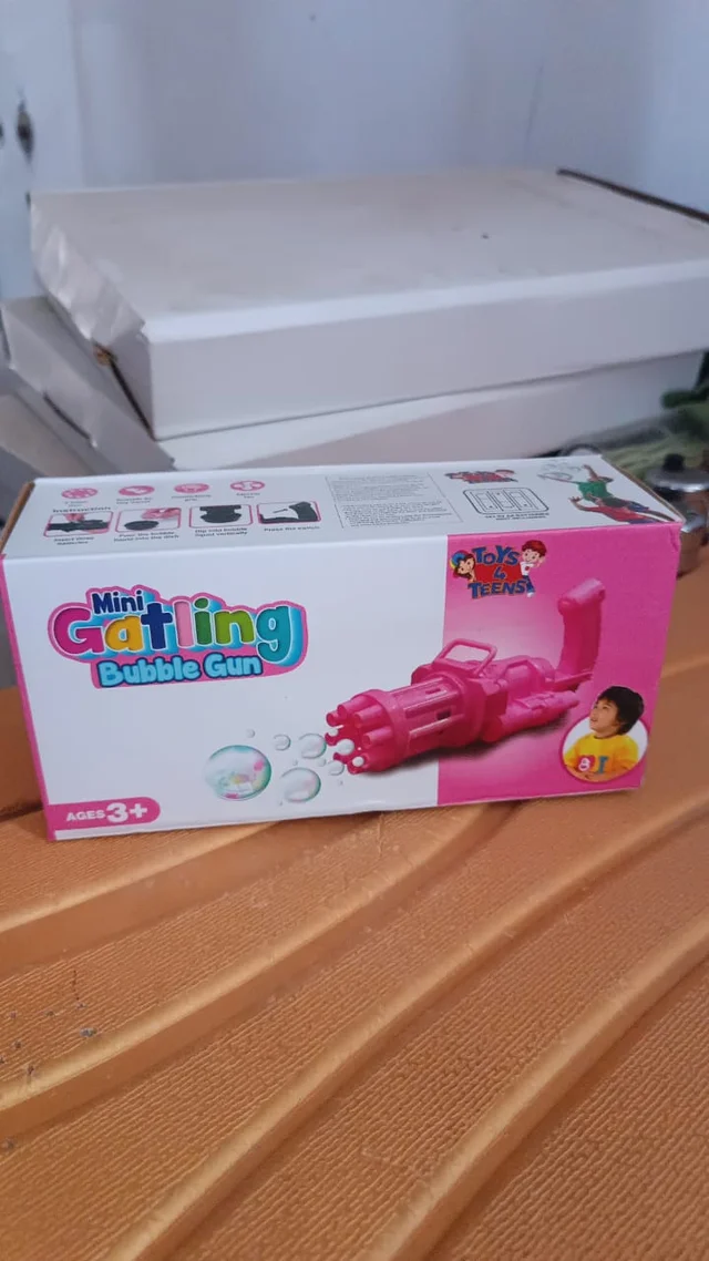 Bubble Gun Toy – 8-Hole Automatic Bubble Maker | Play & Move