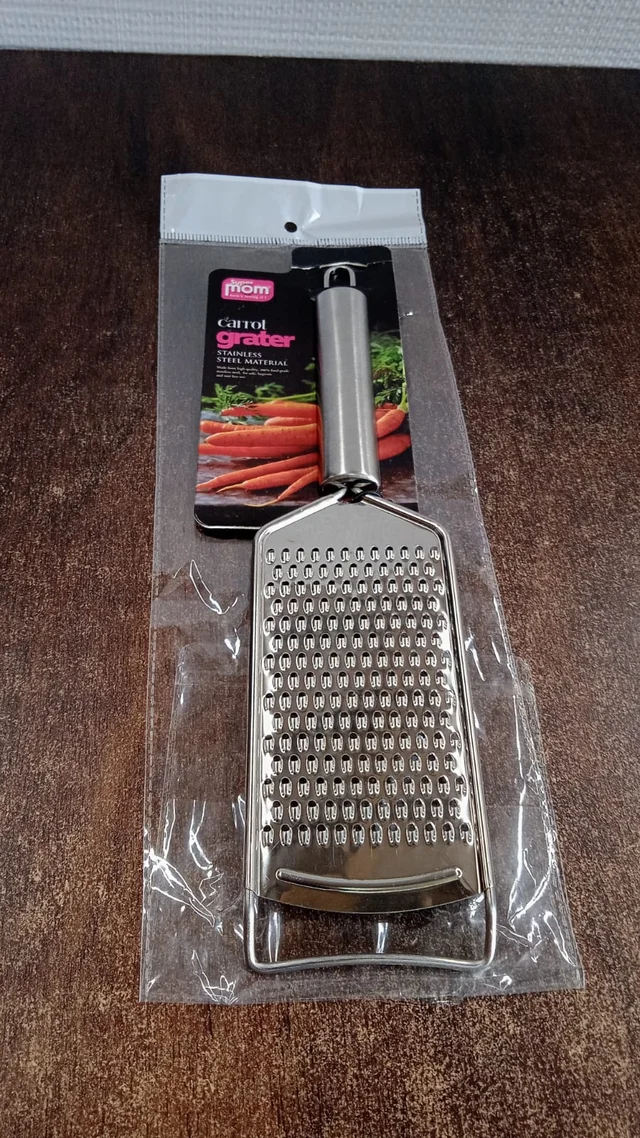 Carrot Grater – Durable Stainless Steel Kitchen Shredder