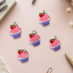 Cute Cupcake Keychain – Fun & Charming Bag Ornament