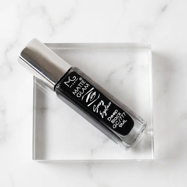 Deep Black Matte Eyeliner – Smudge Proof, Long Lasting