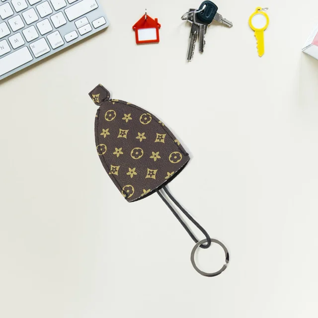 Designer-Style Keyholder – Secure Ring & Stylish Strap