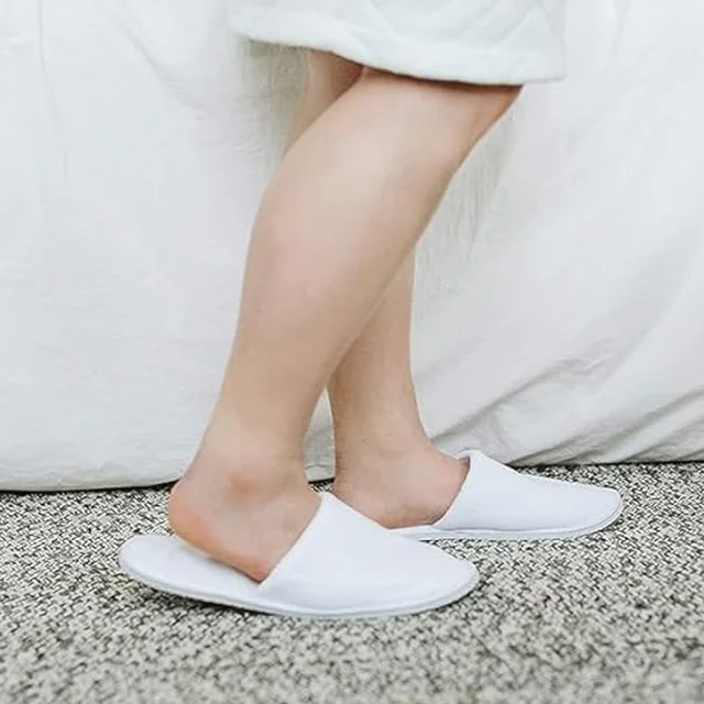 Disposable Hotel Slippers – Hygienic Single-Use Guest Footwear