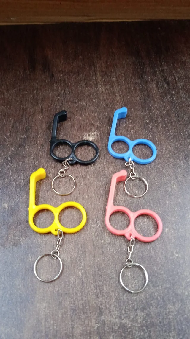 Dual-Finger Mobile Stand Keyring – Lightweight 2-in-1 Phone Holder