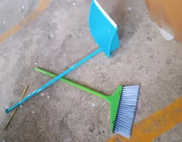 Dustpan and Brush Set – Ergonomic Handle for Easy Sweeping