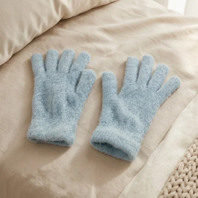 Fleece Winter Gloves – Cozy Full Finger Hand Warmers for Men & Women