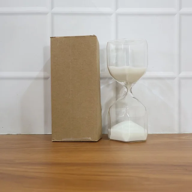 Glass Hourglass Timer – Elegant 2.5-Minute Visual Focus Timer