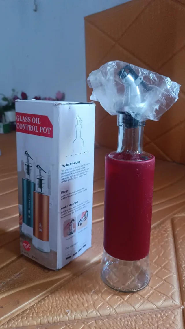Glass Oil Dispenser – Durable 300ml Bottle with Plastic Cover